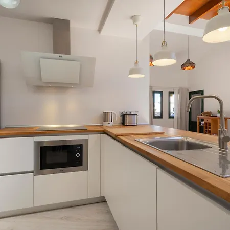 Lanzahost Casa Sunny Seafront Дом отдыха *