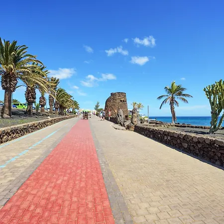 Lanzahost Casa Sunny Seafront Дом отдыха