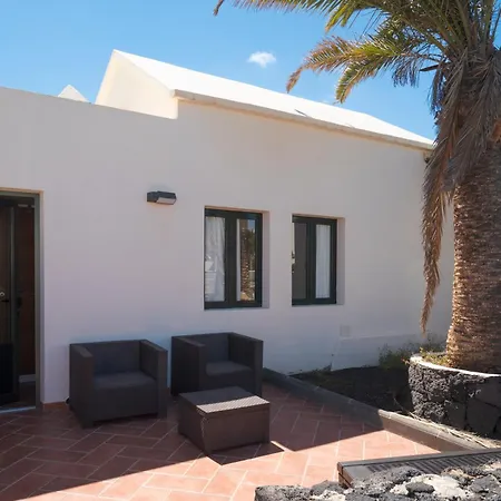 Lanzahost Casa Sunny Seafront Holiday home